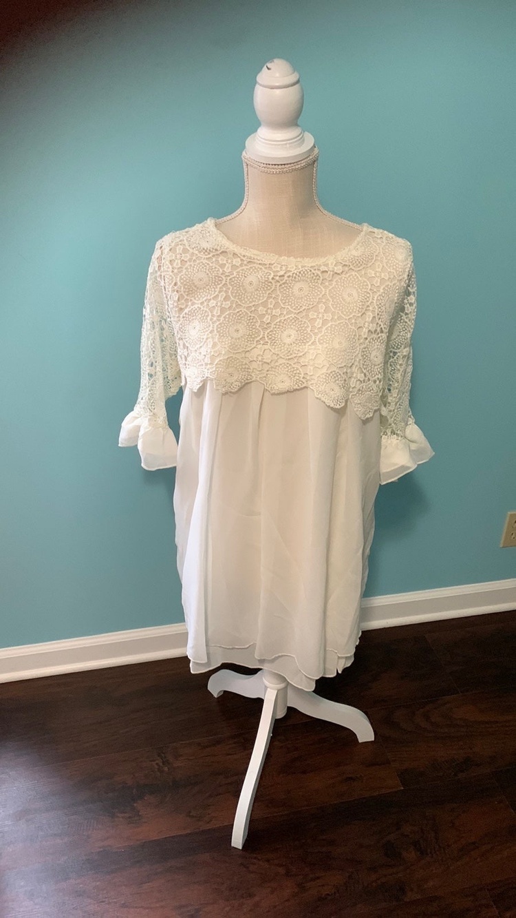 Simply Couture Top  Size XL New with Tags